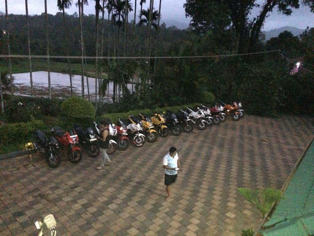 Pool Side Villa'S Of Coorg 马迪凯里 外观 照片