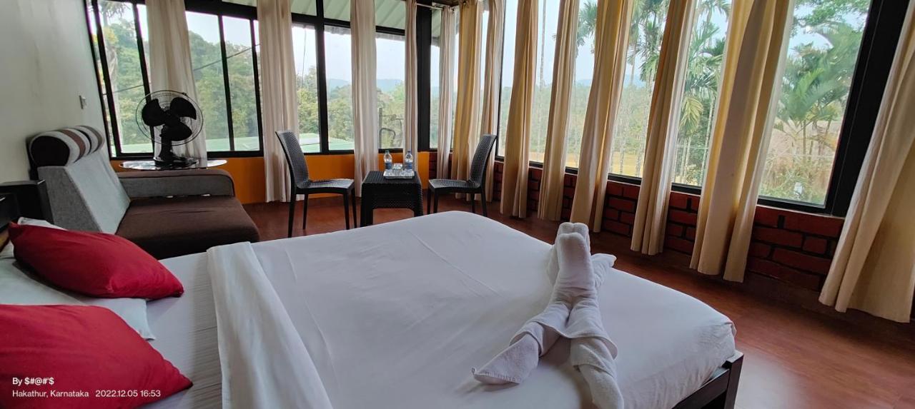 Pool Side Villa'S Of Coorg 马迪凯里 外观 照片