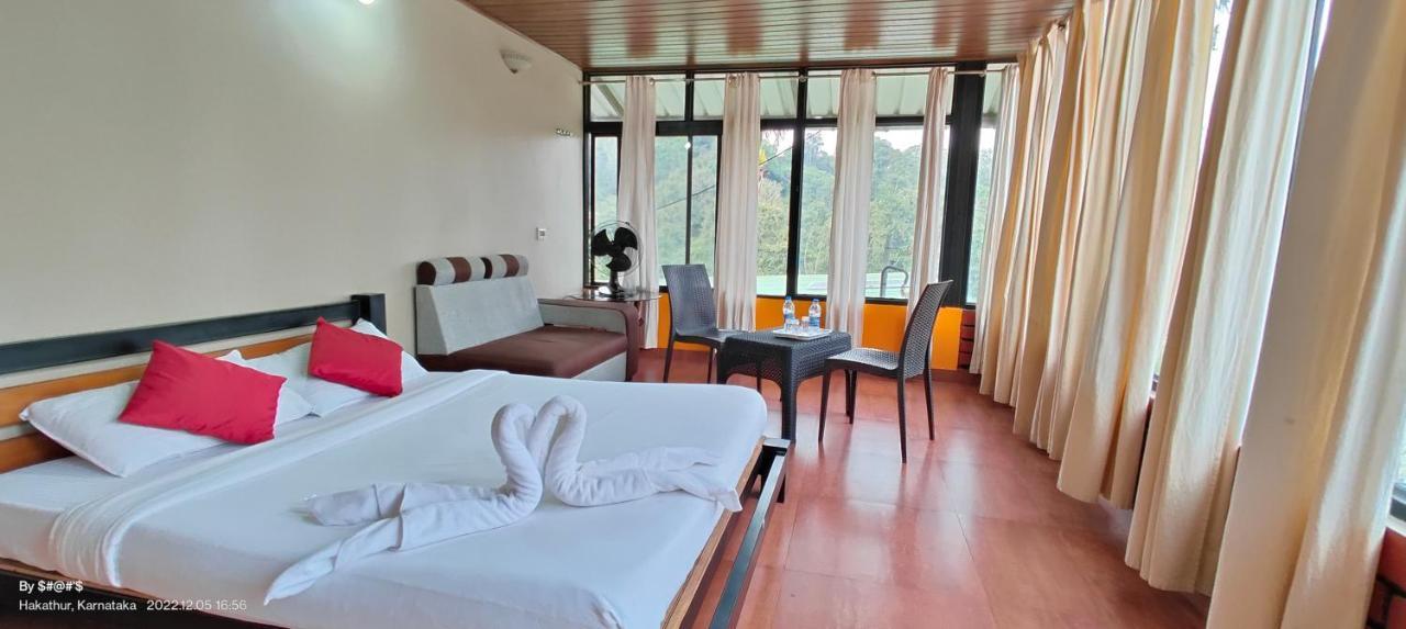 Pool Side Villa'S Of Coorg 马迪凯里 外观 照片