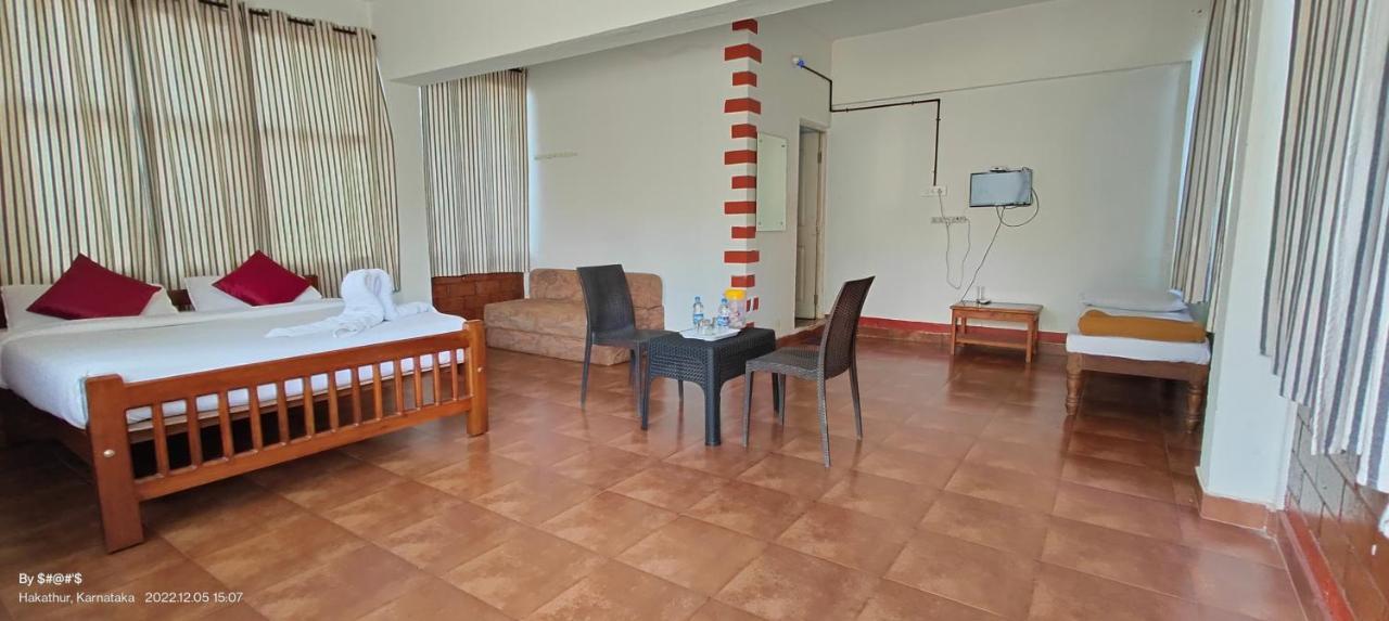Pool Side Villa'S Of Coorg 马迪凯里 外观 照片
