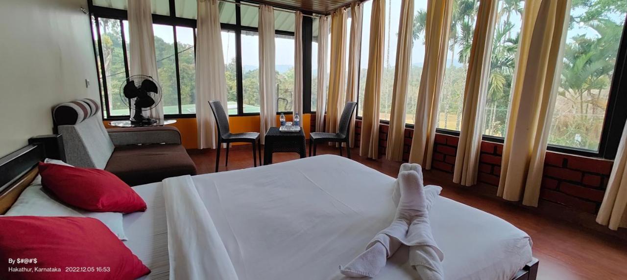 Pool Side Villa'S Of Coorg 马迪凯里 外观 照片