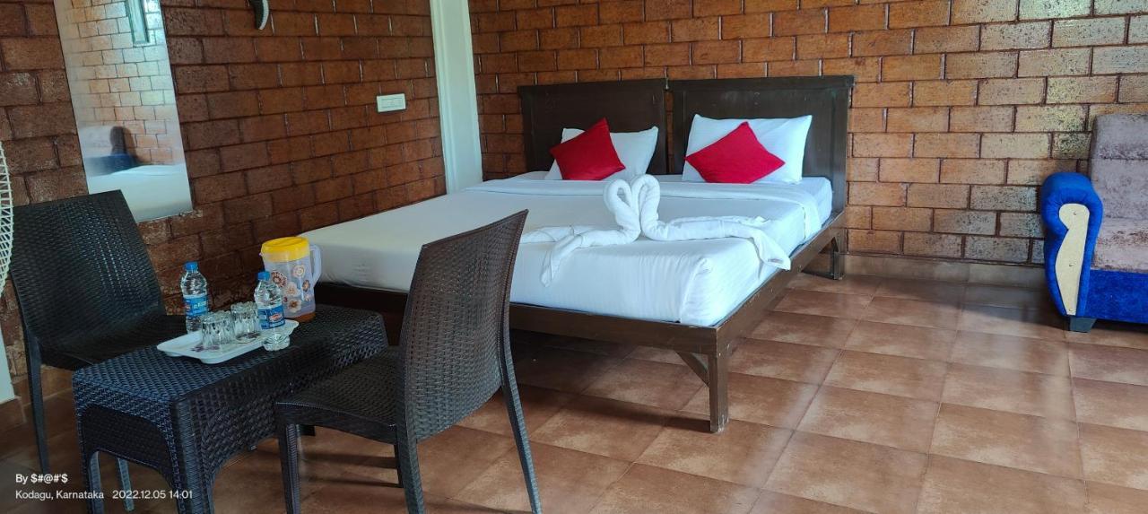 Pool Side Villa'S Of Coorg 马迪凯里 外观 照片